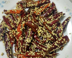 炸干辣椒的做法 不错的下酒菜