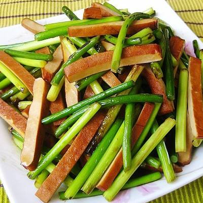 蒜苔是发物吗 是什么季节的