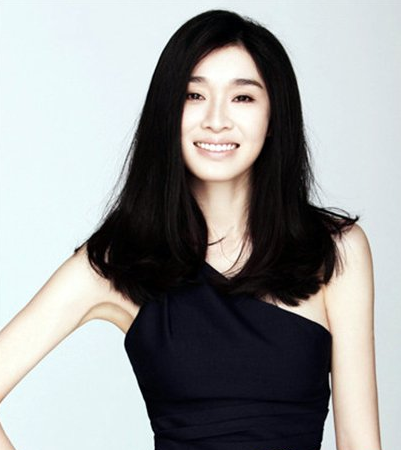 40岁左右女性适合什么发型 红色染发显白