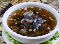 乌鸡黑豆汤怎么做 抗寒保暖