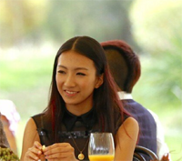 胡九九发型图片 胡军女儿够成熟