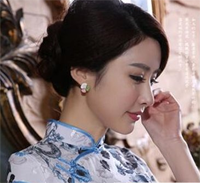 旗袍发型图片 露额无刘海双边麻花辫