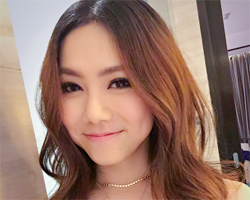 邓紫棋发型图片 中分卷发怎么卷好看