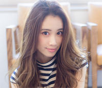 卷发发型图片 斜刘海梨花头烫发变女神