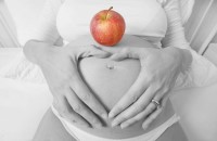 孕妇能用茶油擦肚子吗 消灭妊娠纹不知能否靠它