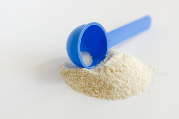 宝宝奶粉选生牛乳好还是脱脂乳好 按需选择是王道