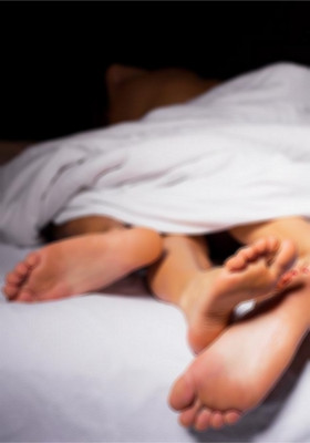 夫妻房事被孩子撞见会性早熟吗 专家来支招！