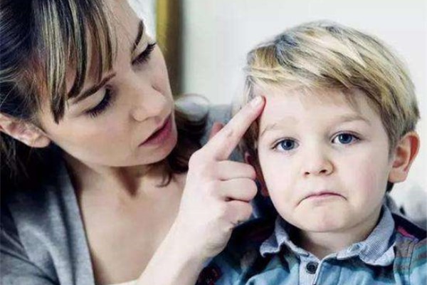 孩子内向不爱说话怎么办 三招还你聪明活泼的乖宝宝