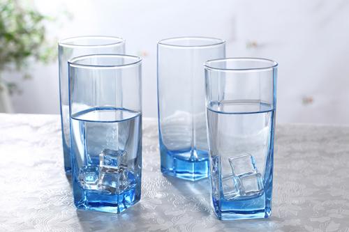 水