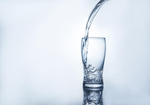 水