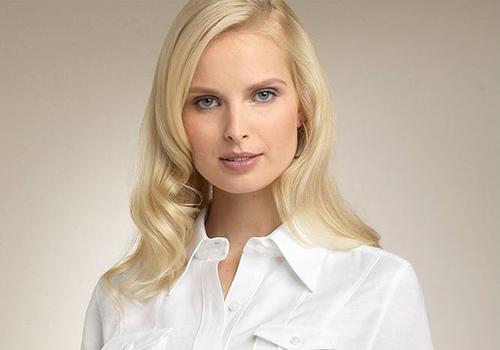 女性