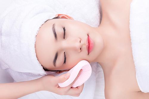 女性