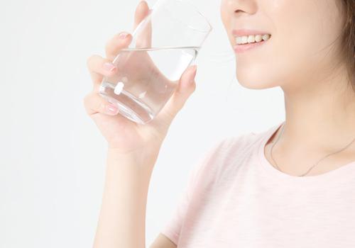 喝水