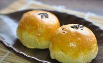蛋黄酥能用微波炉烤吗 蛋黄酥可以用微波炉加热吗