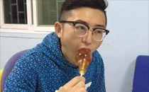 灯泡糖放进嘴巴为什么拿不出来 灯泡棒棒糖怎么拿出来