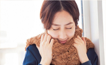 正确的戴围巾方法图解 女生正确戴围巾的方式