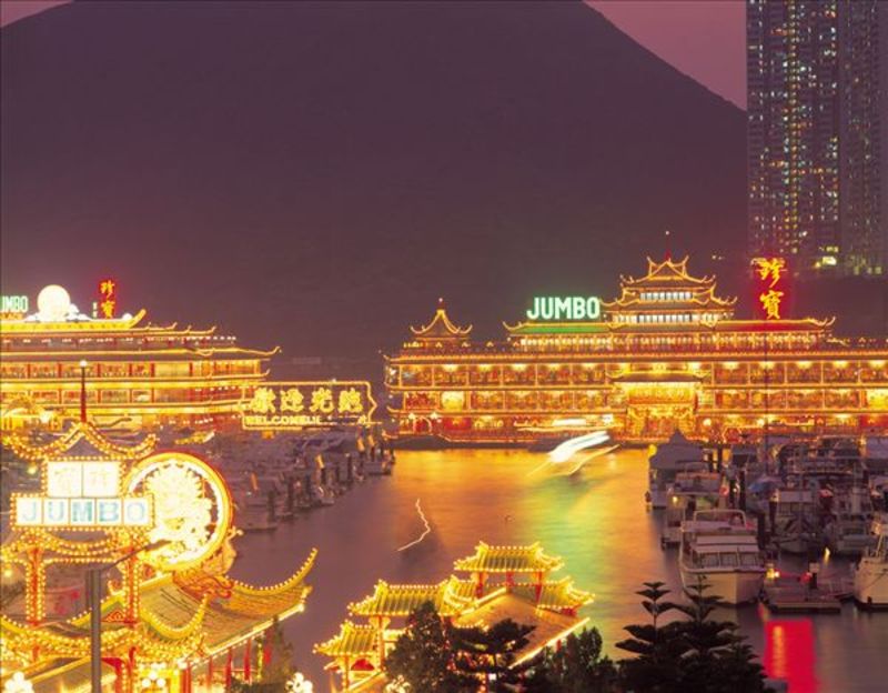 暑假香港旅游景点_香港旅游景点大全_香港必去的旅游景点