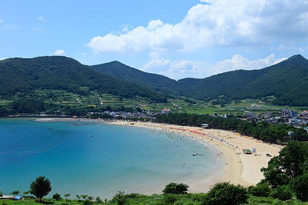 青岛第六海水浴场开放时间_青岛第六海水浴场几点开门_青岛第六海水浴场开放到晚上几点