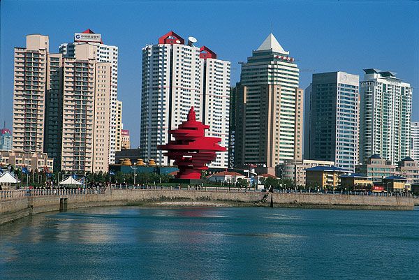 青岛五四广场旅游_青岛五四广场好玩吗_青岛五四广场门票多少钱_青岛五四广场什么时候去最好_青岛五四广场地址