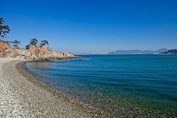 青岛石老人海水浴场附近酒店_石老人海水浴场住宿攻略_石老人海水浴场客栈推荐
